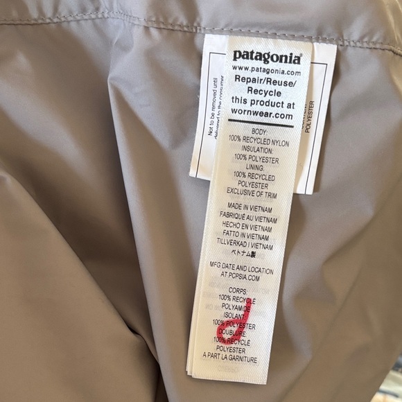 Patagonia Women's Long Quilted Gray Puffer Coat - Picture 7 of 7